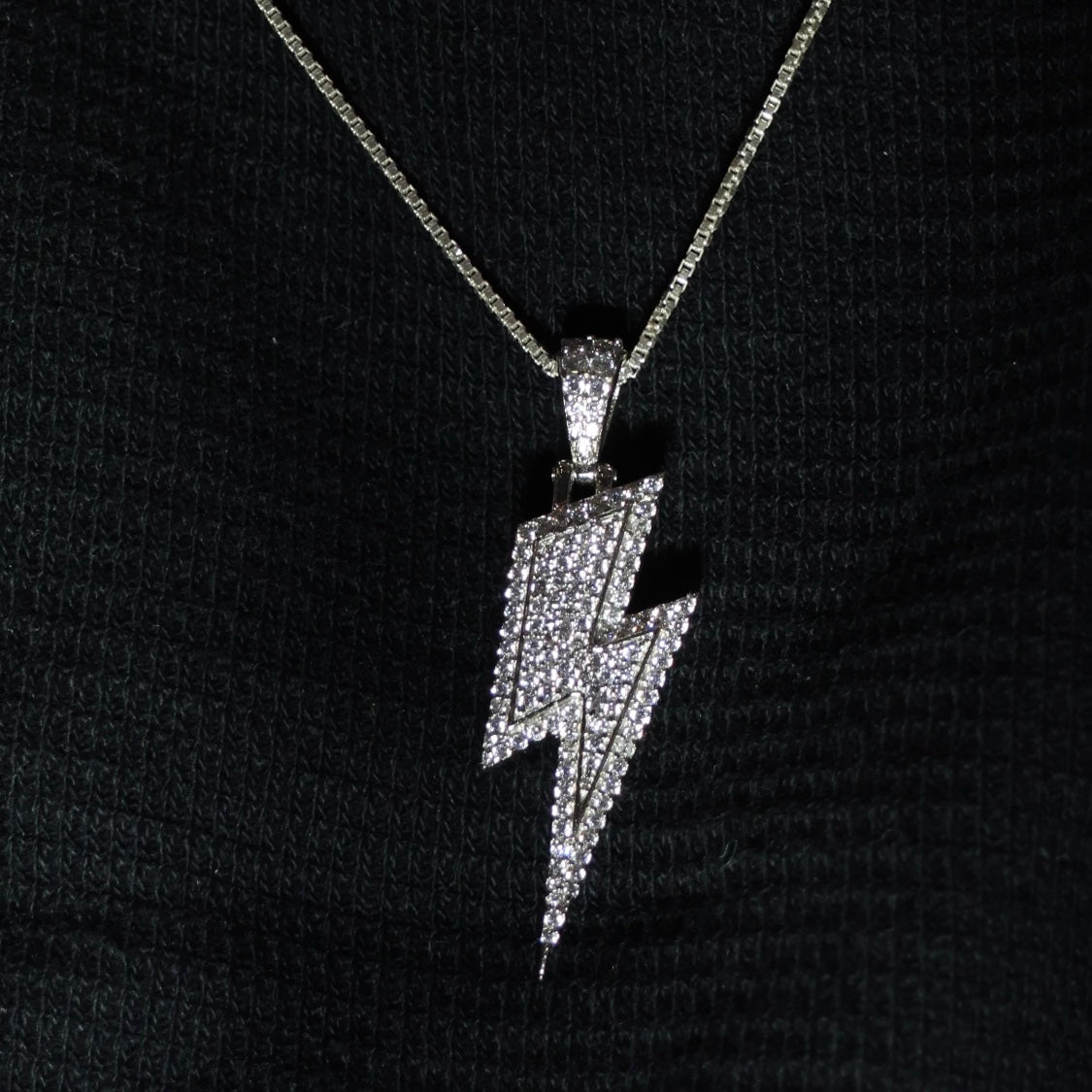 THUNDER PENDANT