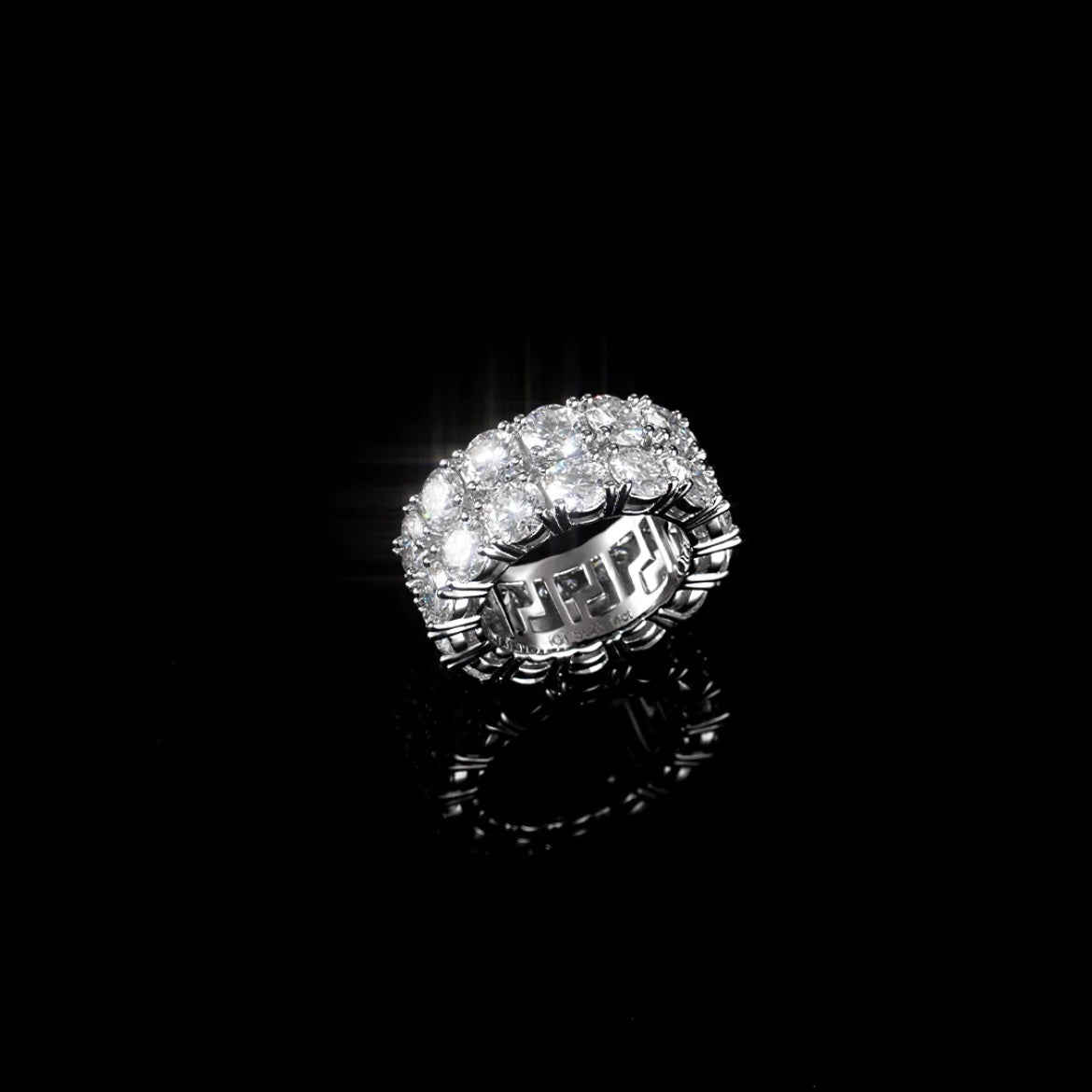 LINKED SOLITAIRE SPLENDOUR RING